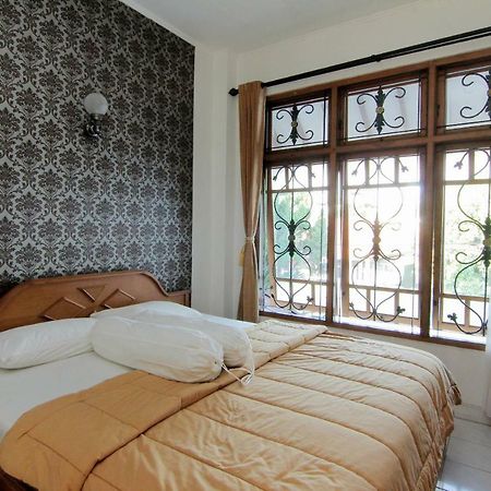 Hotel Fevytra Syariah Yogyakarta Extérieur photo