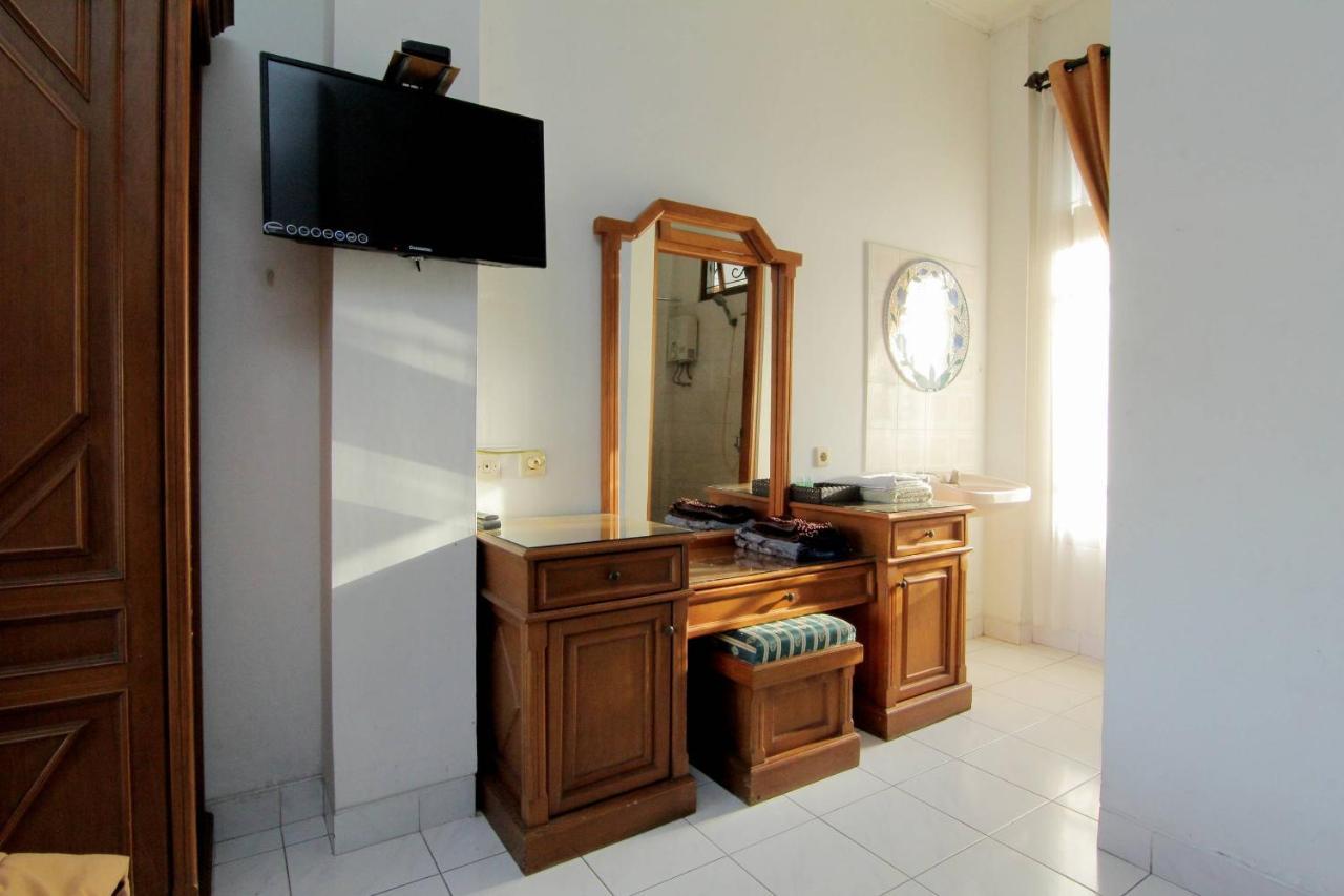 Hotel Fevytra Syariah Yogyakarta Extérieur photo