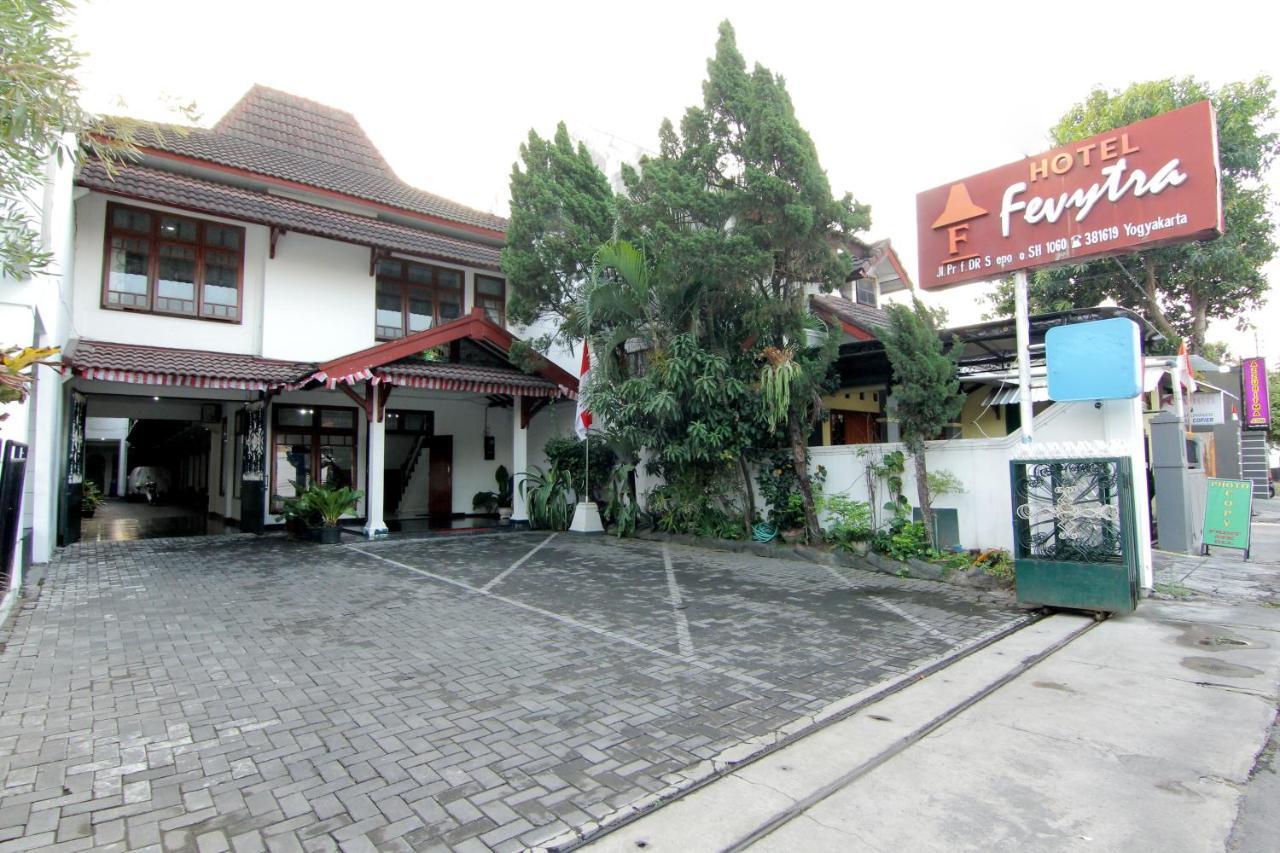 Hotel Fevytra Syariah Yogyakarta Extérieur photo