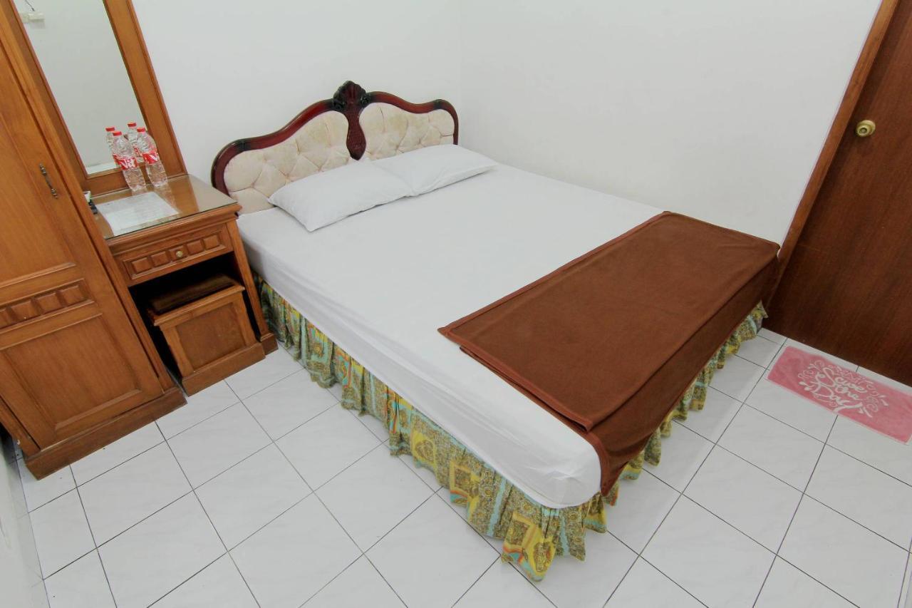 Hotel Fevytra Syariah Yogyakarta Extérieur photo