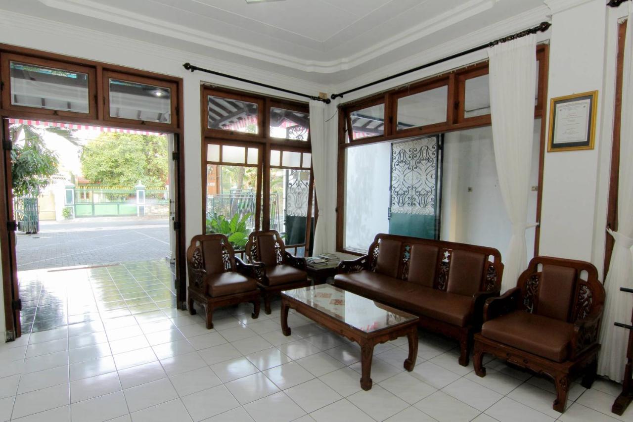 Hotel Fevytra Syariah Yogyakarta Extérieur photo