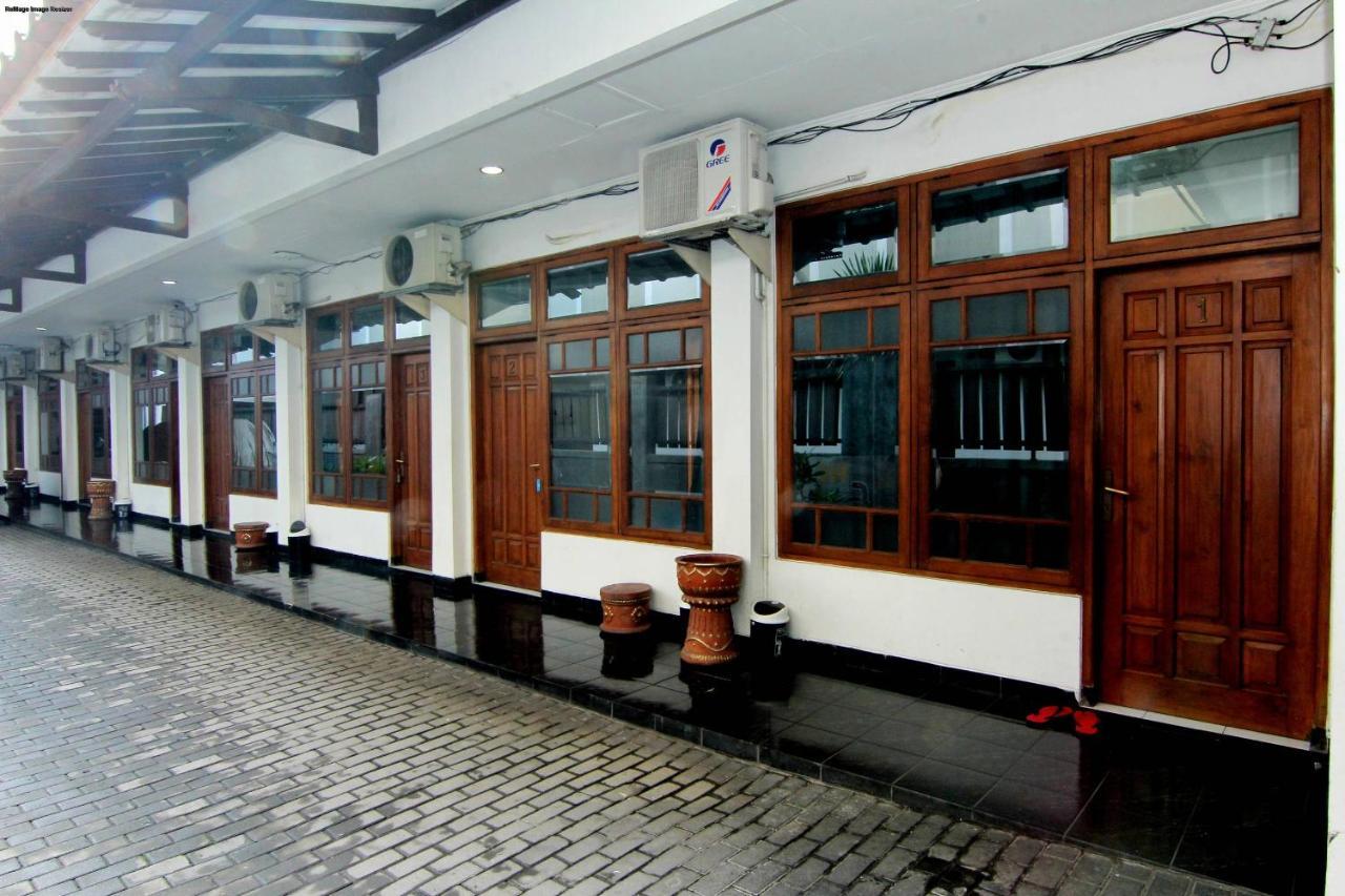 Hotel Fevytra Syariah Yogyakarta Extérieur photo
