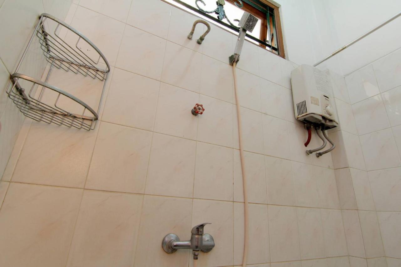Hotel Fevytra Syariah Yogyakarta Extérieur photo