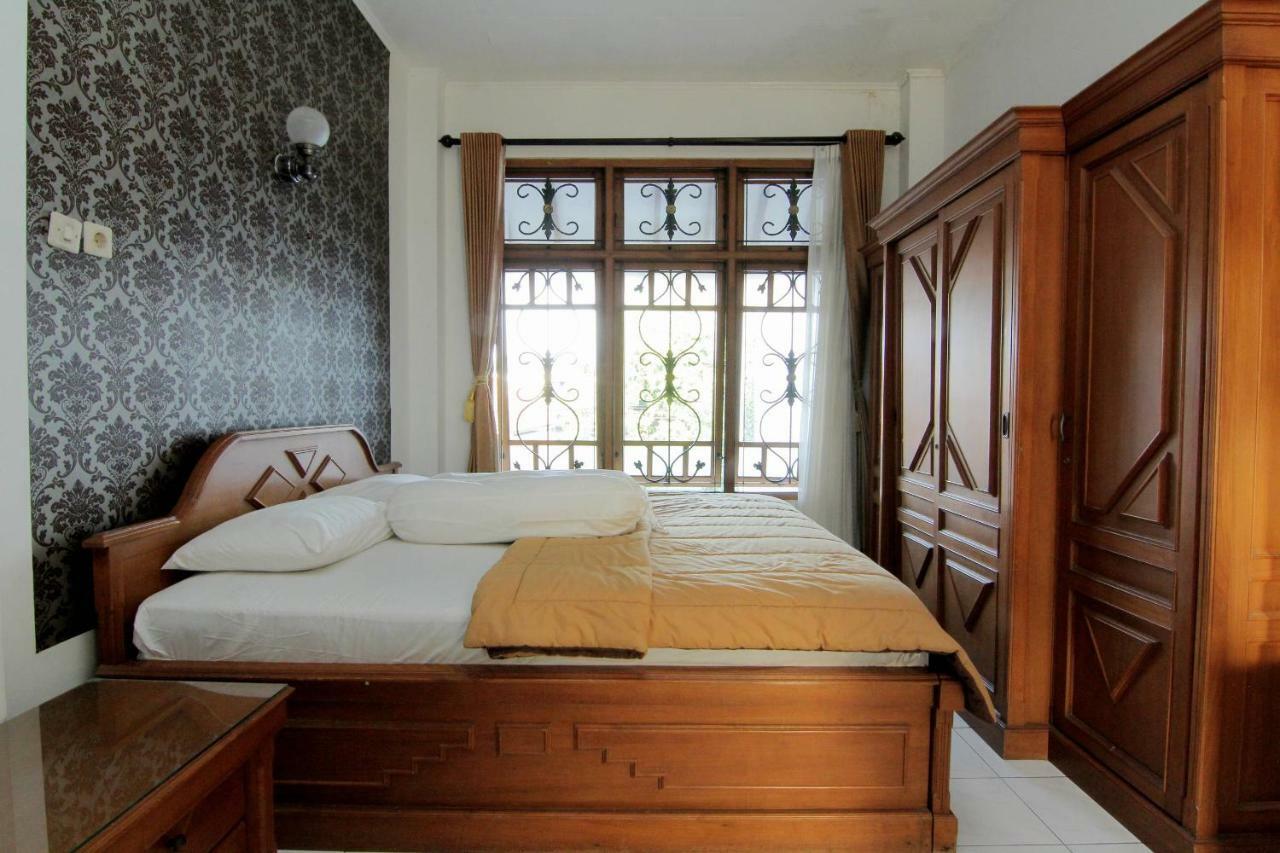 Hotel Fevytra Syariah Yogyakarta Extérieur photo