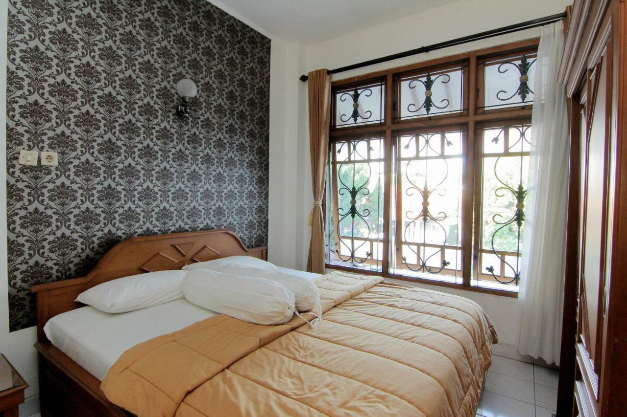 Hotel Fevytra Syariah Yogyakarta Extérieur photo