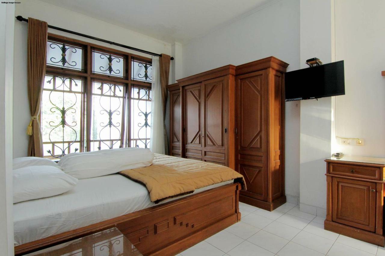 Hotel Fevytra Syariah Yogyakarta Extérieur photo